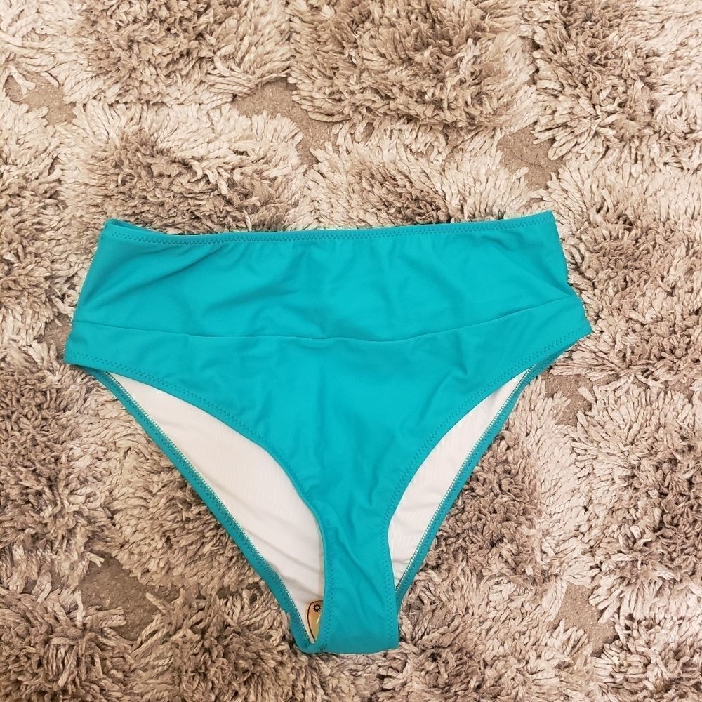 GREEN
HIGH WAIST SWimming BOTTOM SZ M